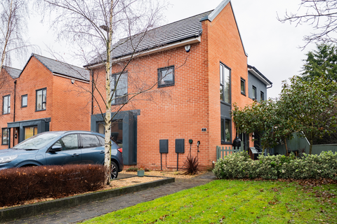 4 bedroom detached house for sale, Siskin Road, Cottam PR4