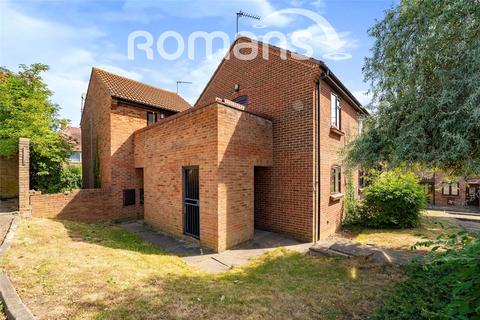 Studio for sale, Constable Close, Hayes