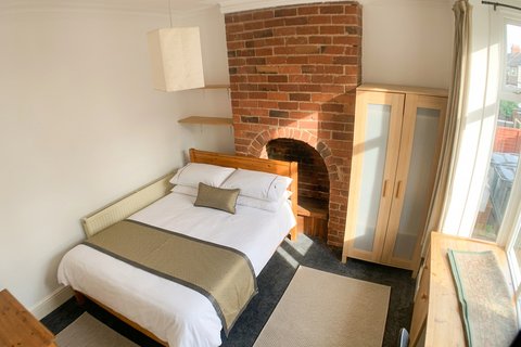undefined, Pershore Road - 4 bed, Selly Park B29