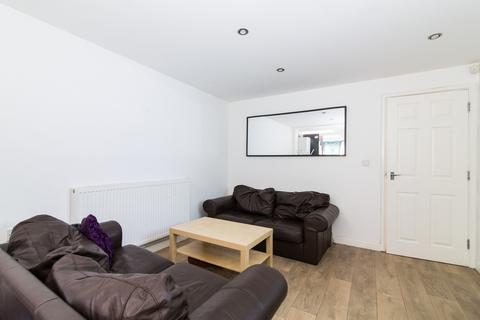 6 bedroom house to rent, Hubert Road, Selly Oak B29