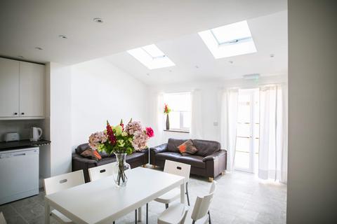 5 bedroom house to rent, Metchley Drive, Harborne B17