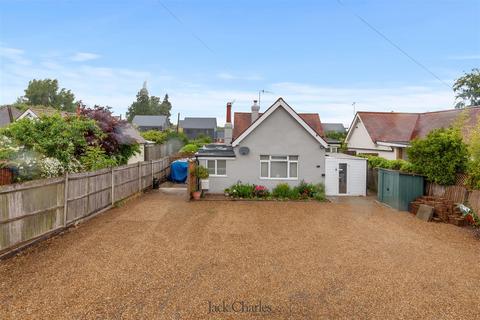 3 bedroom detached bungalow to rent, Lower Green Road, Pembury