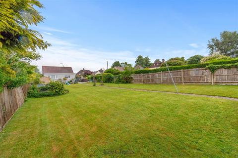 3 bedroom detached bungalow to rent, Lower Green Road, Pembury