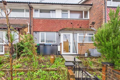 3 bedroom terraced house for sale, Queen Elizabeths Gardens, New Addington, Croydon