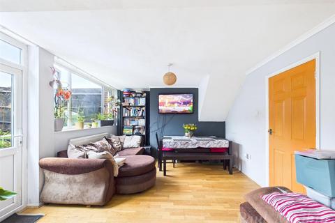 3 bedroom terraced house for sale, Queen Elizabeths Gardens, New Addington, Croydon