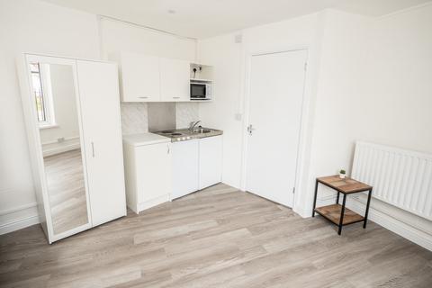 1 bedroom house to rent, Raddlebarn Court, Selly Oak B29