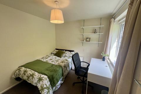 5 bedroom house to rent, Leahurst Crescent, Harborne B17