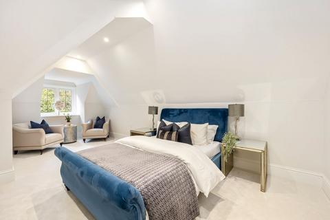 2 bedroom flat for sale, Apartment 12, Langdon Grange, 3 Holtwood Road, Leatherhead, KT22 0QL