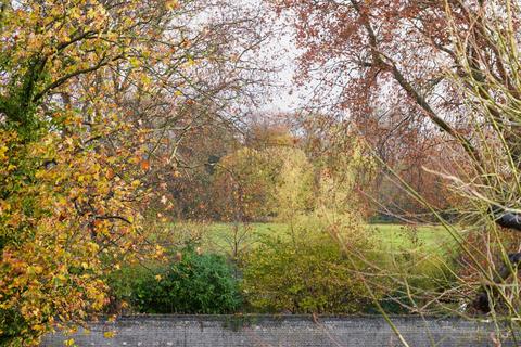 1 bedroom apartment for sale, Maze Hill Lodge, Park Vista London SE10
