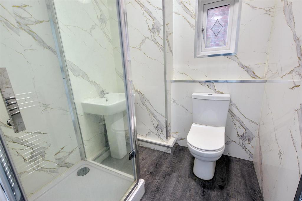Ensuite One.jpeg