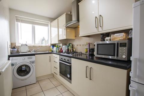 2 bedroom flat to rent, Blenheim Court, Harborne B17