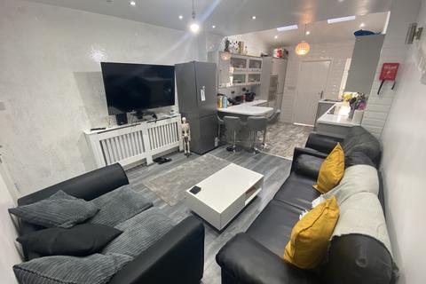 4 bedroom house to rent, Leslie Road, Edgbaston B16