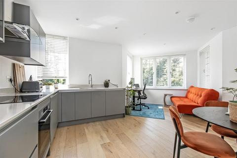 1 bedroom flat for sale, London Road North, Merstham RH1