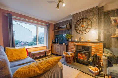 2 bedroom terraced house to rent, Silver Way, Shobrooke, EX17