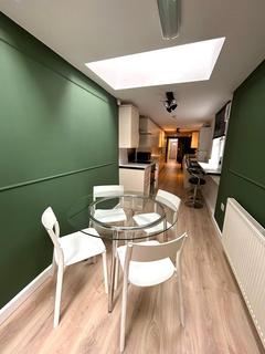 4 bedroom house to rent, Hubert Road, Selly Oak B29