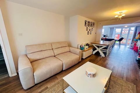 3 bedroom semi-detached house for sale, Imperial Drive, Gravesend, DA12