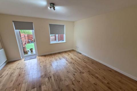 3 bedroom terraced house to rent, Princes Mews, Royston,