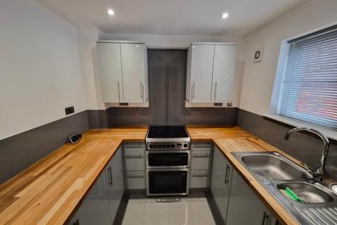 3 bedroom terraced house to rent, Princes Mews, Royston,