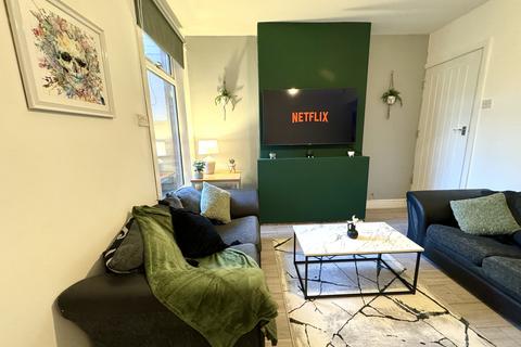 4 bedroom house to rent, Heeley Road, Selly Oak B29