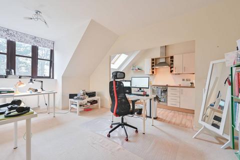 1 bedroom flat for sale, Silas Court, Watford, WD17