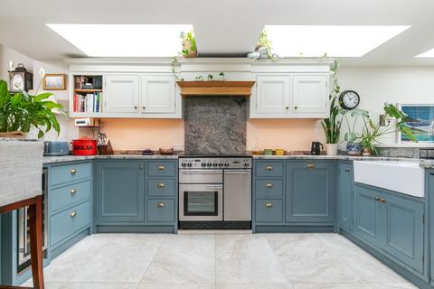 undefined, West End Terrace, Winchester, SO22