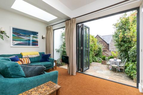undefined, West End Terrace, Winchester, SO22