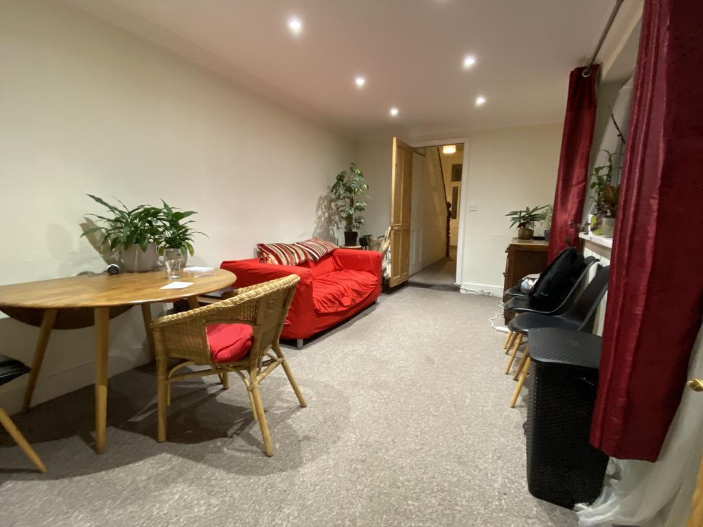 Second Lounge b
