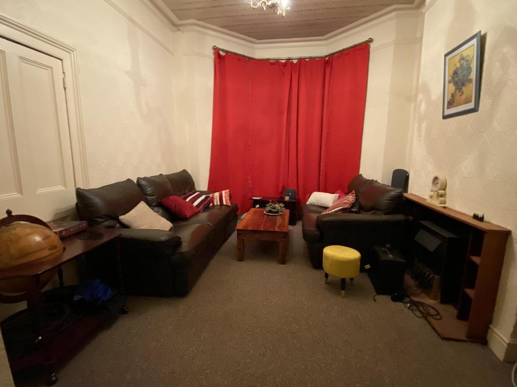 First Lounge a