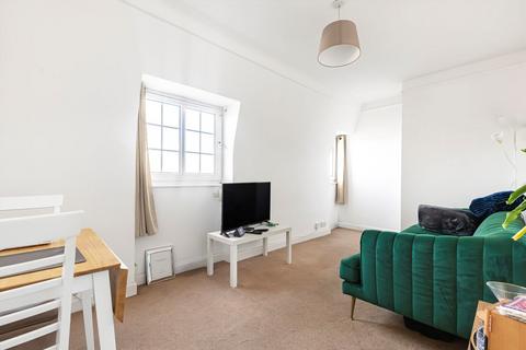 2 bedroom flat to rent, Richmond Road, Twickenham TW1