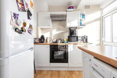 2 bedroom flat to rent, Richmond Road, Twickenham TW1