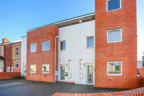 3 bedroom terraced house to rent, Prestbury Road, Cheltenham, Gloucestershire, GL52