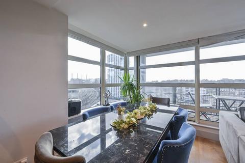 3 bedroom flat to rent, Buckingham Palace Road, Westminster, London, SW1W