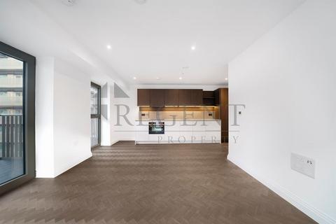1 bedroom apartment to rent, Halcyon House, Eden Place, E16