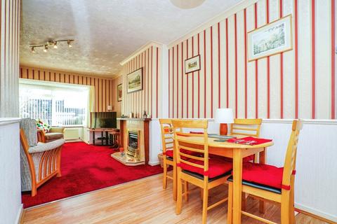 3 bedroom end of terrace house for sale, Springfield Avenue, Leeds LS27