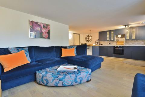 2 bedroom ground floor flat for sale, Thame Road, Stadhampton