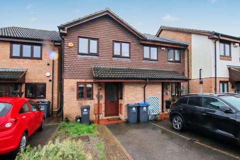 3 bedroom terraced house to rent, Watlings Close, Shirley