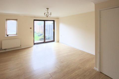 3 bedroom terraced house to rent, Watlings Close, Shirley