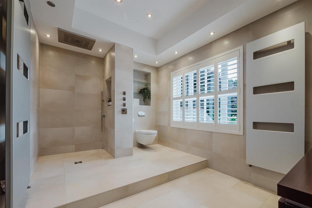 Bed 1 En Suite