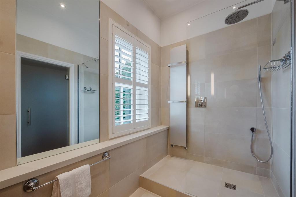 Bed 2 En Suite