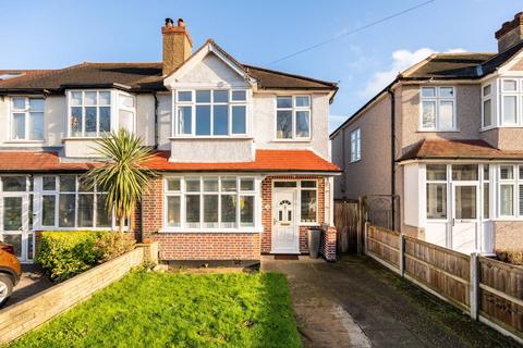 undefined, Stoneliegh Avenue, Worcester Park, KT4