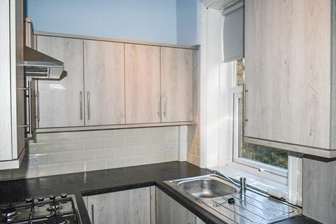 3 bedroom terraced house to rent, Arctic Street, Keighley, West Yorkshire, BD20