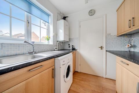 2 bedroom semi-detached house for sale, Larkspur Gardens,  Thatcham,  RG18
