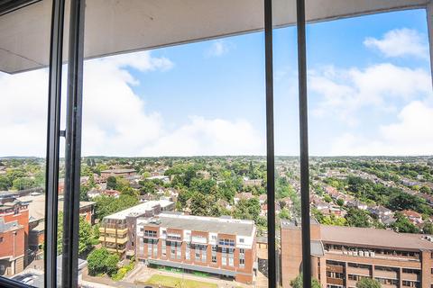 2 bedroom flat to rent, 19 The Mall, Bromley BR1