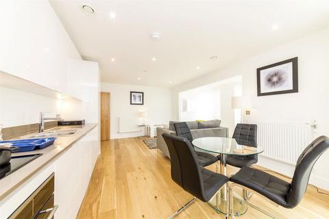 2 bedroom flat to rent, Sky View Tower, Stratford E15