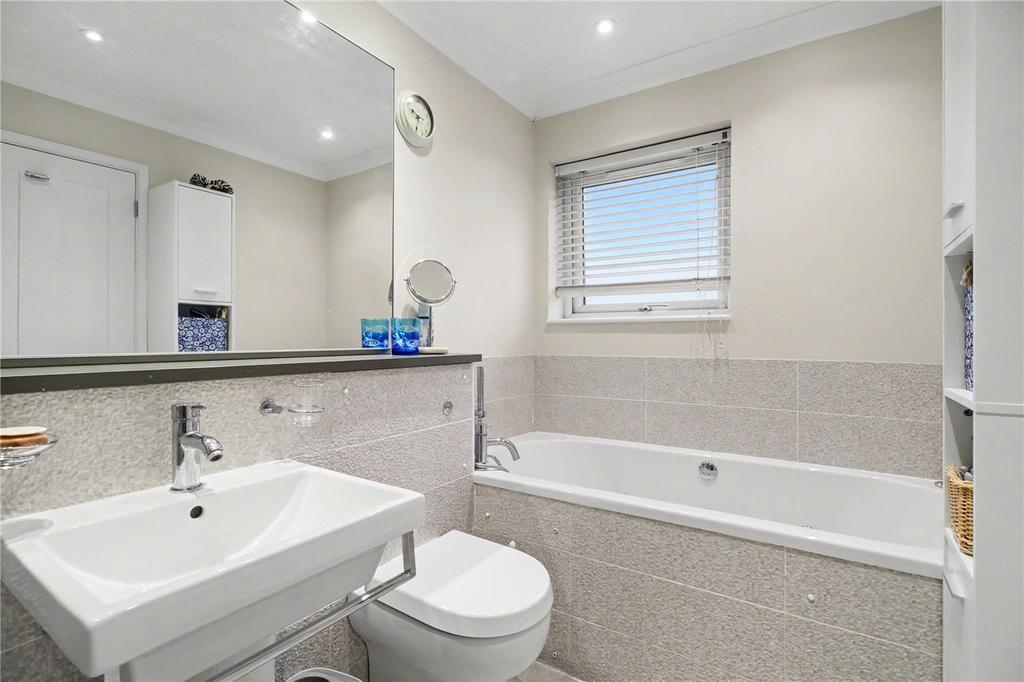 En-Suite Bathroom