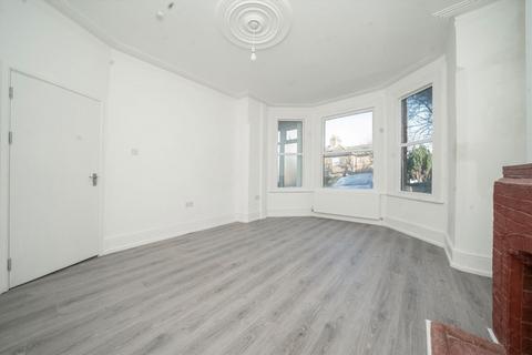 5 bedroom terraced house to rent, Coppetts Road, London N10