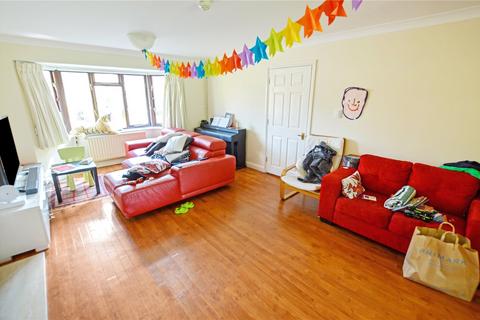 4 bedroom detached house to rent, Martinsyde, Woking, Surrey, GU22