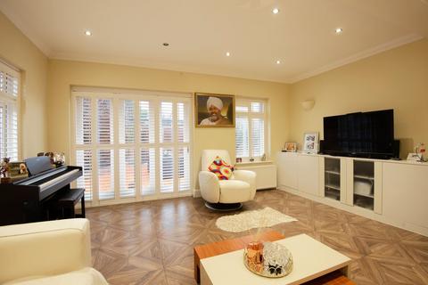 undefined, Lesney Park, Erith DA8