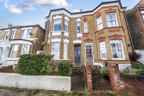 3 bedroom flat for sale, Thurlestone Road, London, SE27