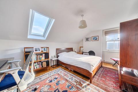 3 bedroom flat for sale, Thurlestone Road, London, SE27